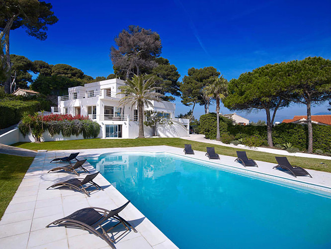 Luxurious villa in Cap d'Antibes French Riviera