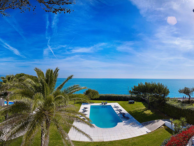 Luxurious villa in Cap d'Antibes French Riviera