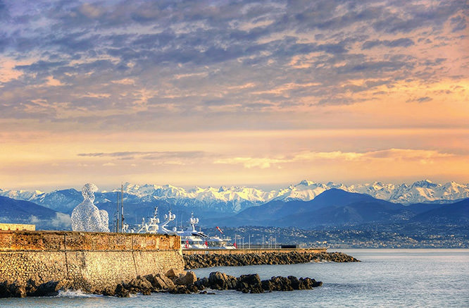 Sunrise on Le Penseur in Antibes