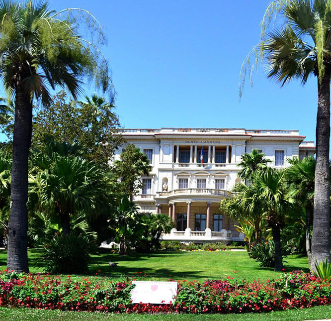 Néo-classique architecture in Nice France
