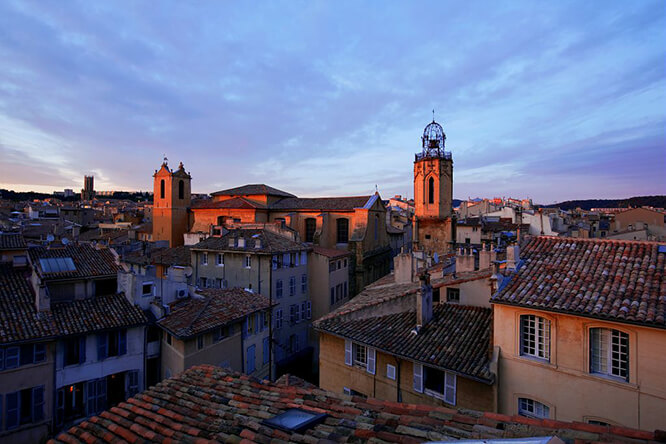rue Espariat, campanile du clocher du couvent des Augustins Aix-en-Provence