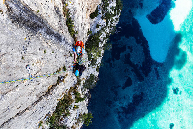 Climbing in En-Vau