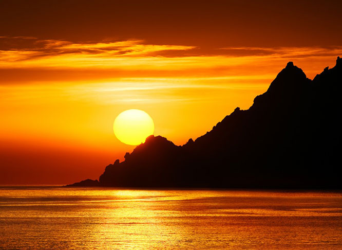 The kilometres of unspoilt rugged coastline of Corsica are renowned for their unbelievable natural beauty with a wide choice of enchanting features to explore
