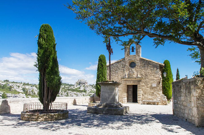 Small church in Les Baux-de-Provence