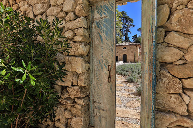 Old stones in Gordes