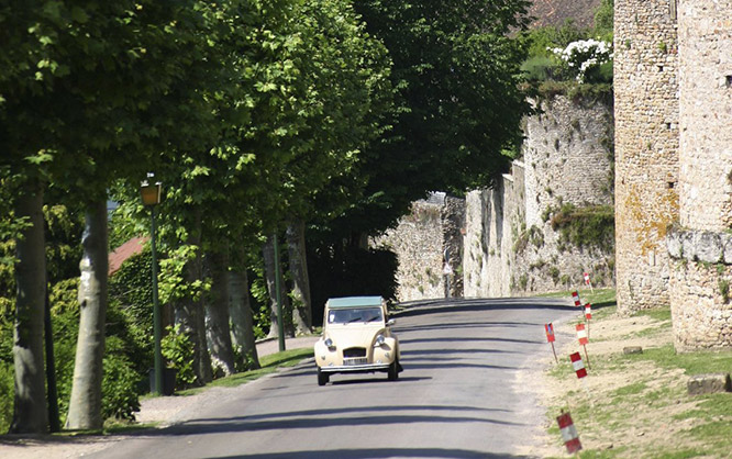 Citroën 2CV in Provence