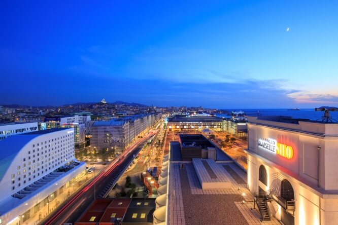 les docks de marseille