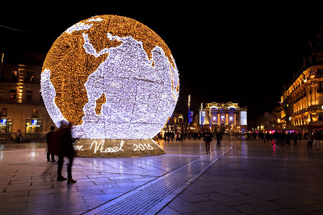 Globe and opera decorated for Christmas