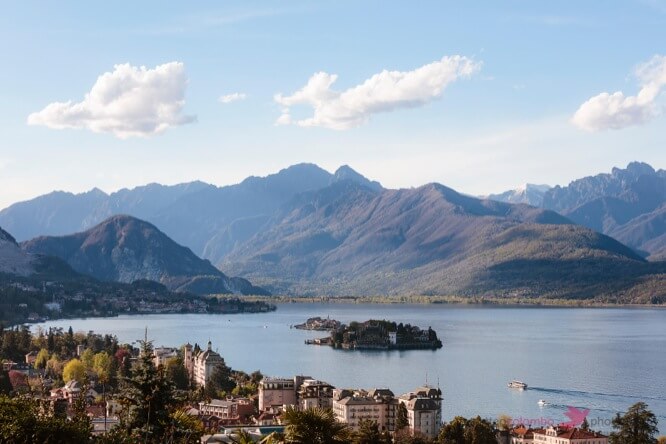 Borromean islands and mountains, lake Maggiore