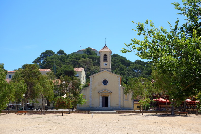 Eglise Ste Anne Porquerolles
