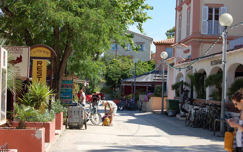 Center village in Porquerolles