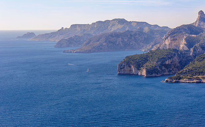 Scenic route between Cassis and Bandol