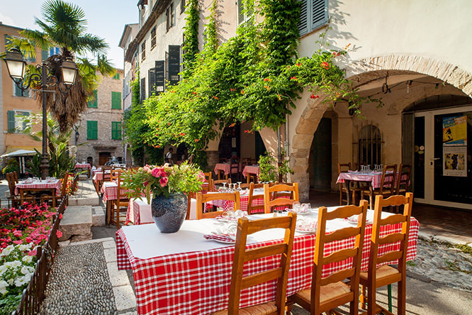 Restaurant in Biot, French Riviera