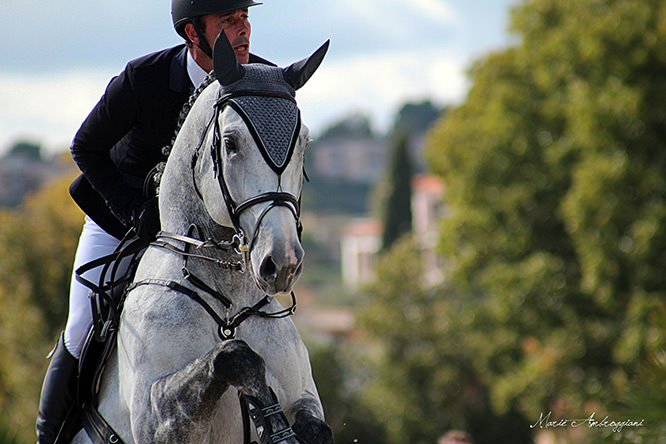 Jumping in Cagnes sur Mer, French Riviera