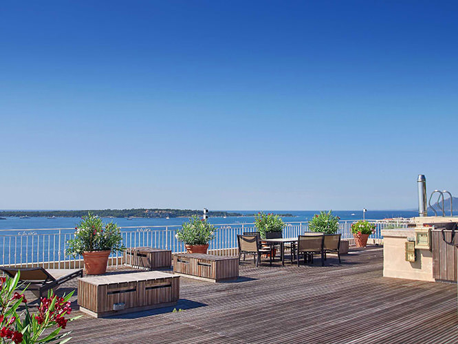 Terrasse in Cannes with a nice view of Sainte-Marguerite Island French Riviera