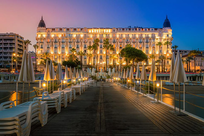 Carlton Hotel