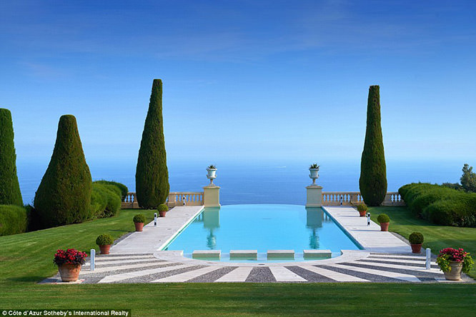 Castle of la Croix des Gardes French Riviera