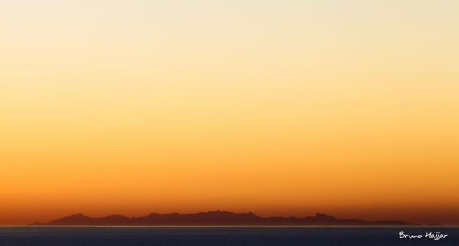 Vue de la Corse depuis St Laurent du Var