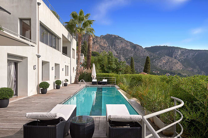 Luxurious villa in Eze