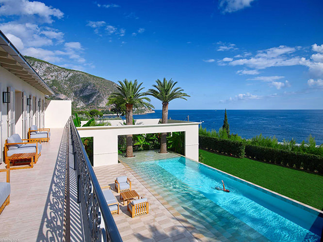 Luxurious property in Eze
