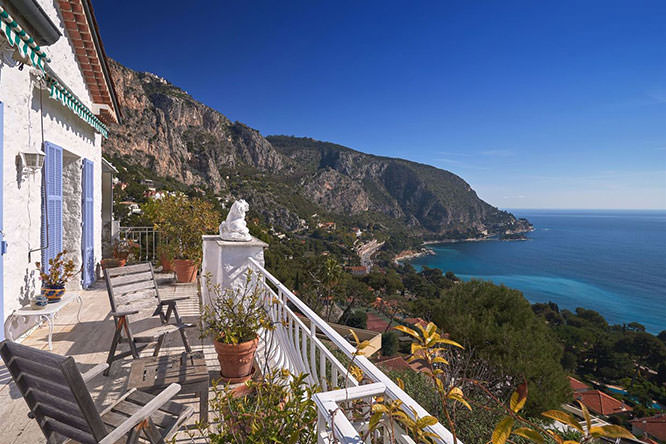 Luxurious property in Eze