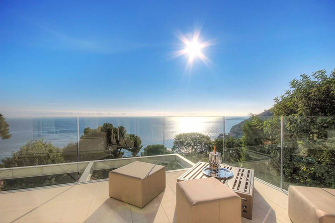 Belle terrasse à Eze