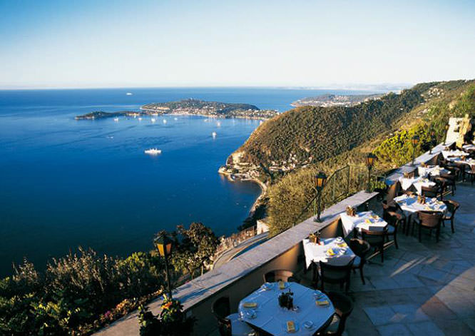 View from the Chèvre d'or restaurant in Èze