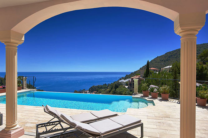 Sea view in Èze