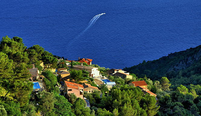 Coast near Èze