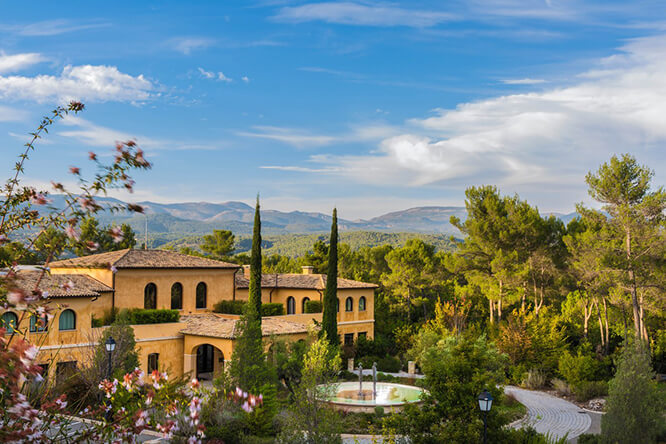 Terre Blanche Hotel & Golf in Tourrettes