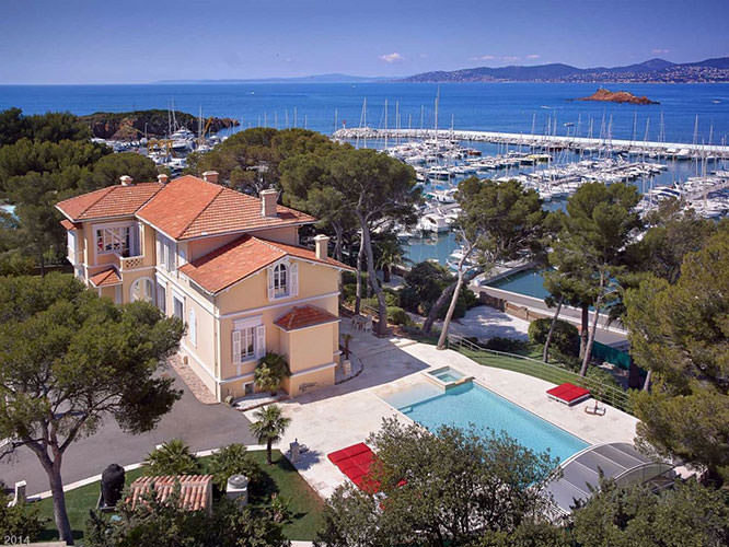 Charming villa with view on the port of Santa Lucia French Riviera