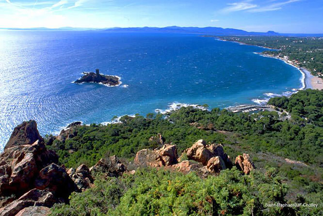 Île d'Or and Tower Sarrazine French Riviera