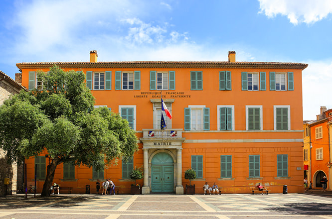 Mairie de Fréjus French Riviera
