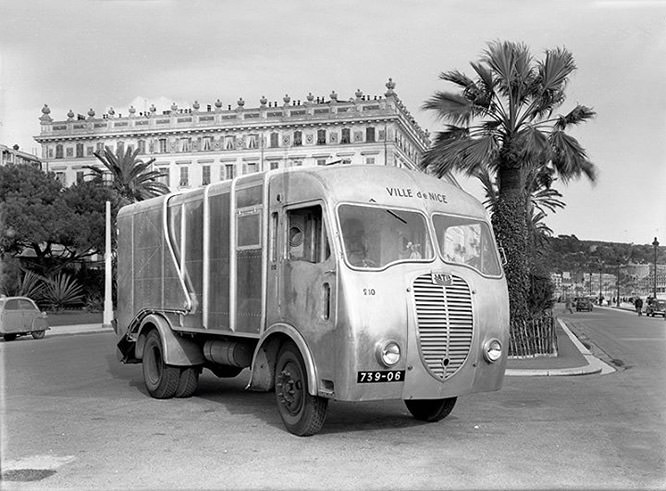 Garbage truck in Nice 1950