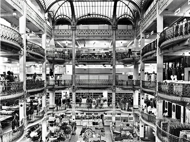 Galeries Lafayette of Nice around 1955