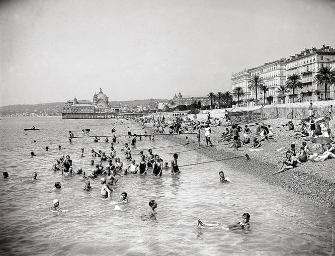 Scorching heat Nice public beach 1930