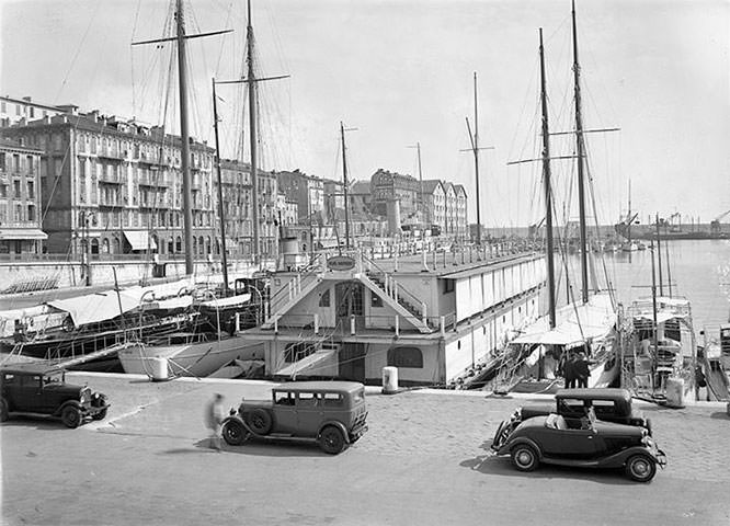 Nice, Le Port, Club Nautique flottant, around 1935