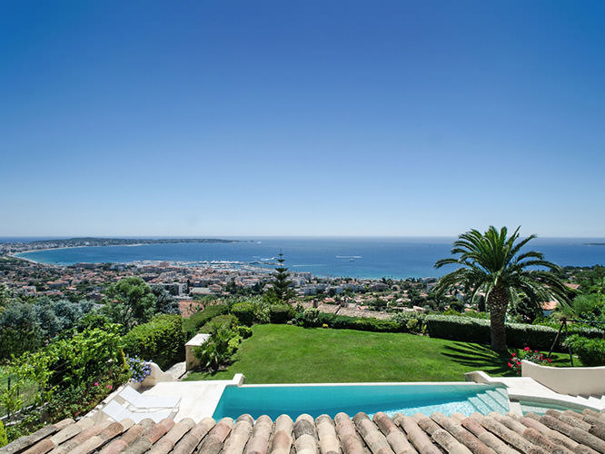 View on the port of Golfe Juan