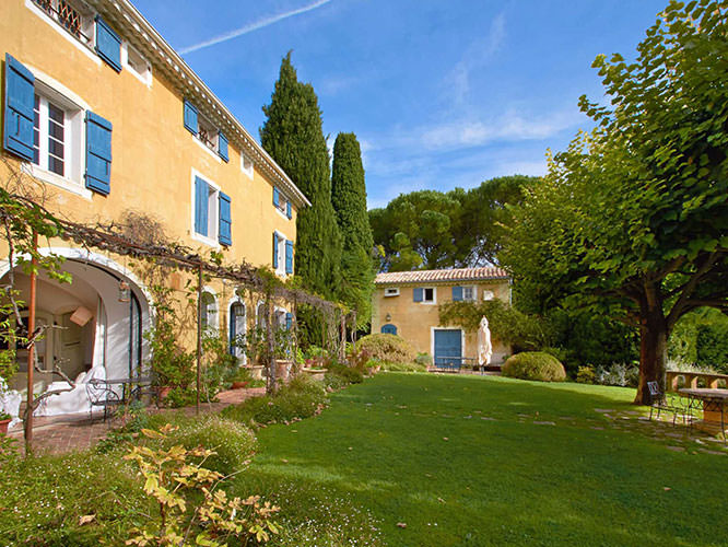 Stone house located in a peaceful area between Grasse and Châteauneuf