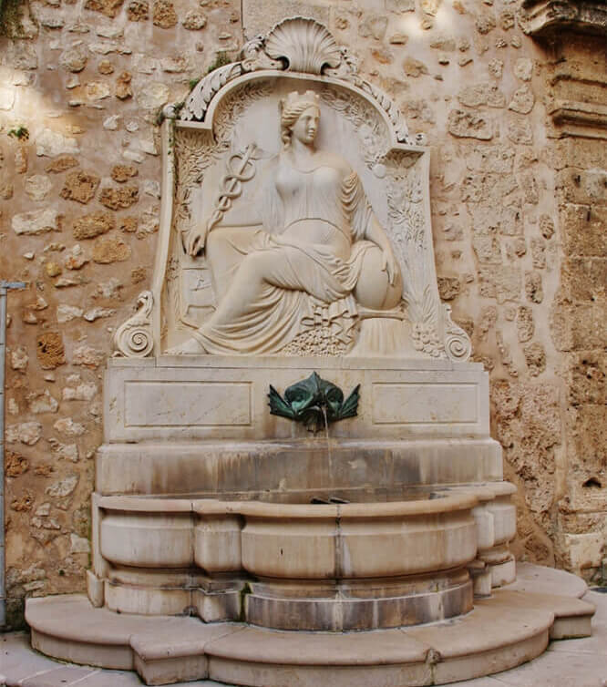 Fontaine de l'Hôtel de Ville de Grasse Alpes-Maritimes