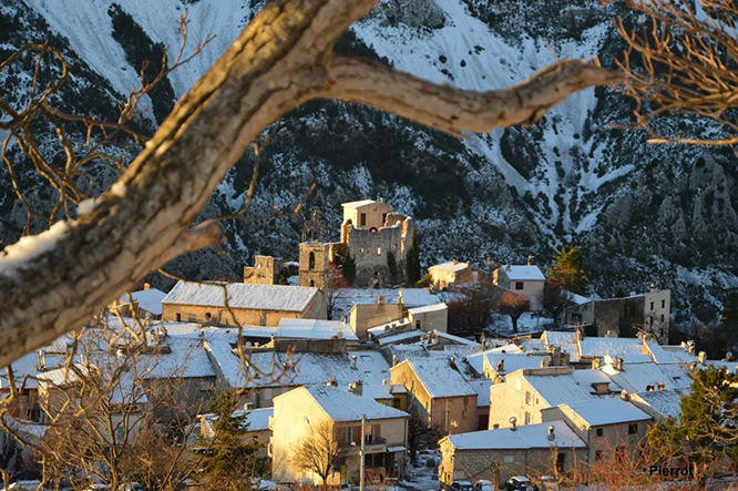 Le village de Gréolières - French Riviera