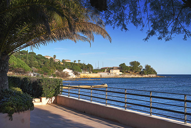 Terrasse on the coast of Grimaud French Riviera