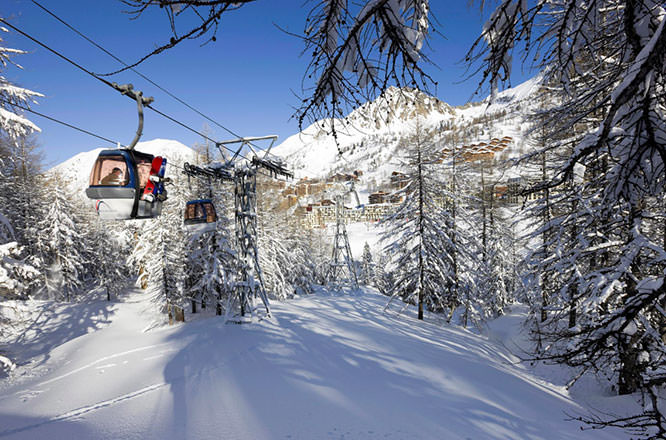 Ski lift cabins Isola 2000