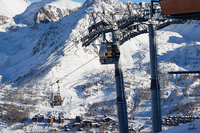 Ski lift cabins Isola 2000