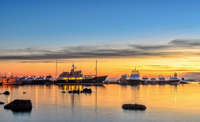 Sunset on the Port des Pêcheurs (The Fishermen port)