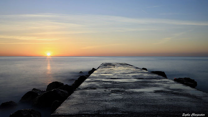 Sunrise in beach pierre au tambour