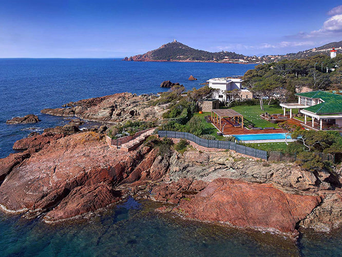 Luxurious property in Agay