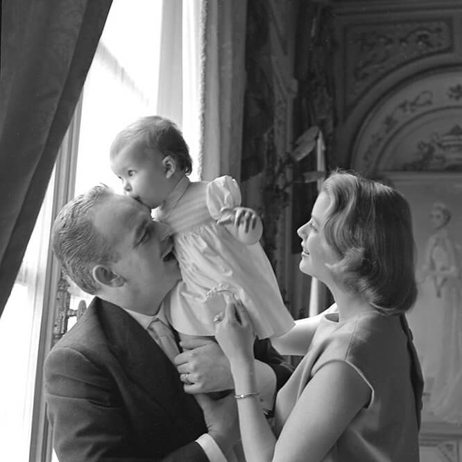 Princess Grace Kelly and Prince Rainier with baby Princesse Caroline