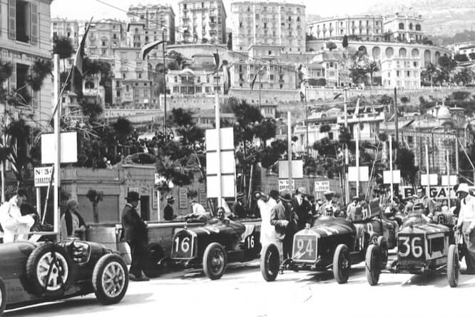 1929 La grille de départ du 1er Grand Prix Automobile