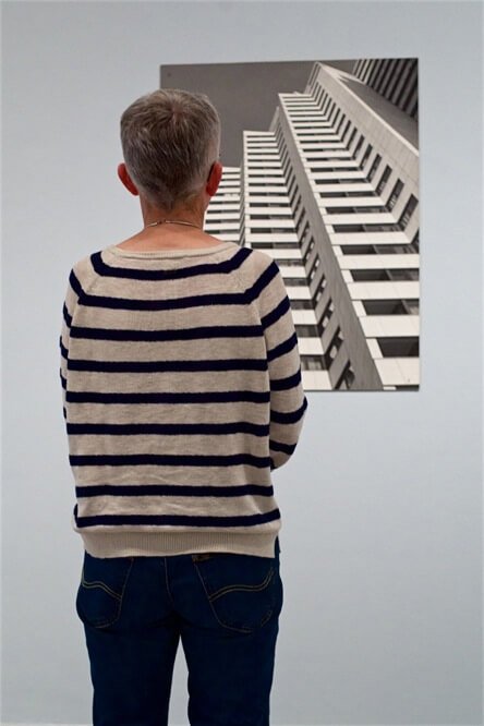 People accidentally matching artworks at museums